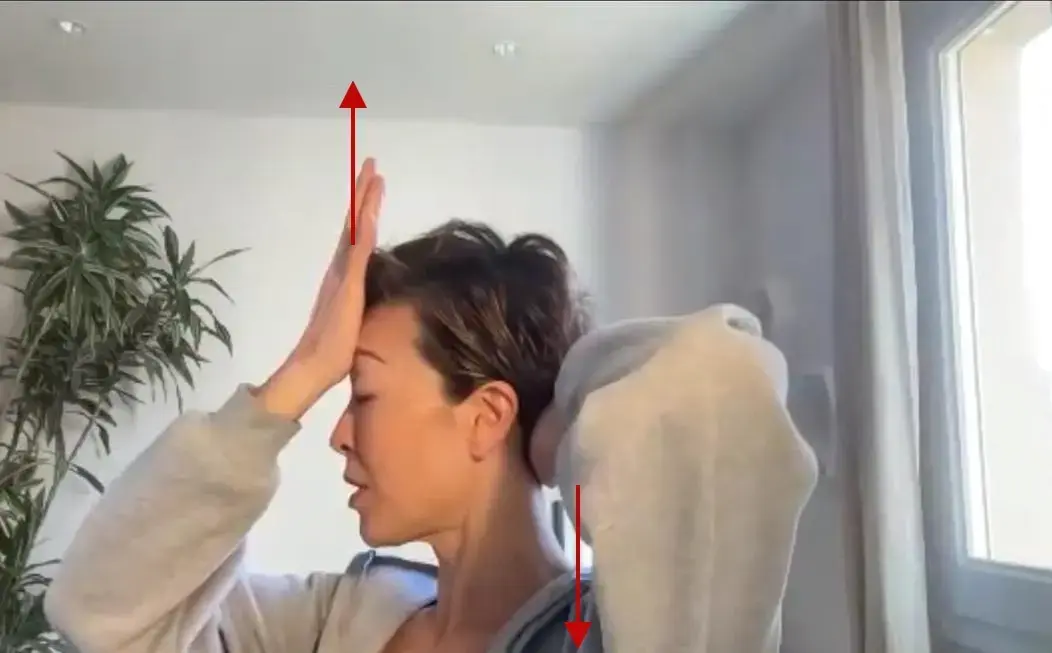 目の下のたるみ　くすみ　クマ