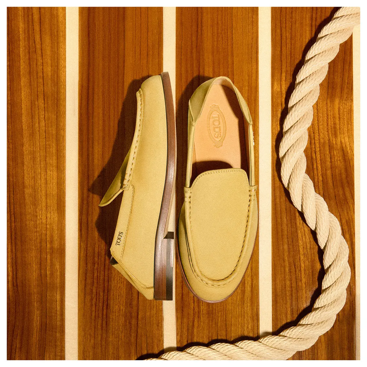 トッズ　イエローローファー