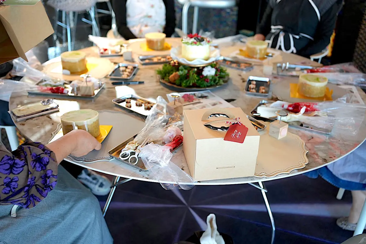 トーヨーキッチンスタイル名古屋ショールームにて、「クリスマスあんフラワーケーキレッスン」を開催