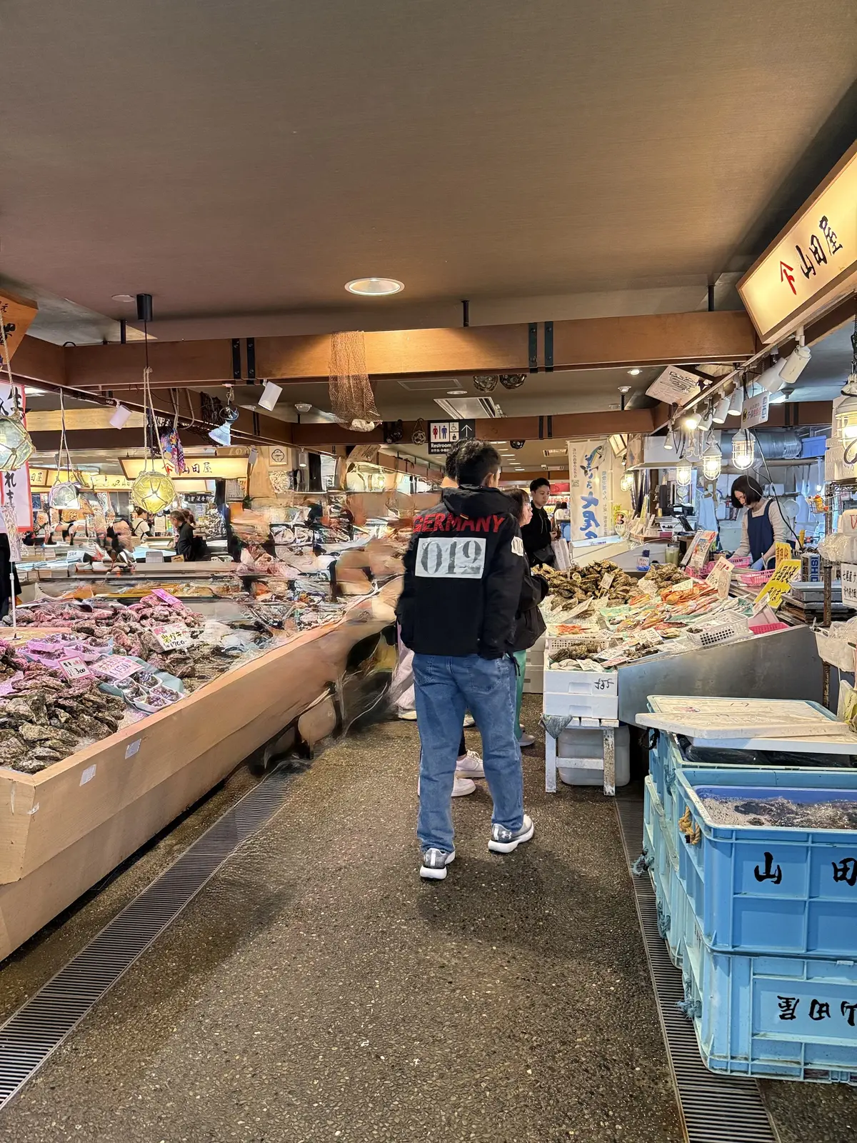 能登食祭市場 七尾 朝市 カニ汁 寿司 石川県 グルメ　富山　氷見漁港　金沢　地元メシ　ローカル飯　能登グルメ　朝市　朝食　おすすめ　石川グルメ