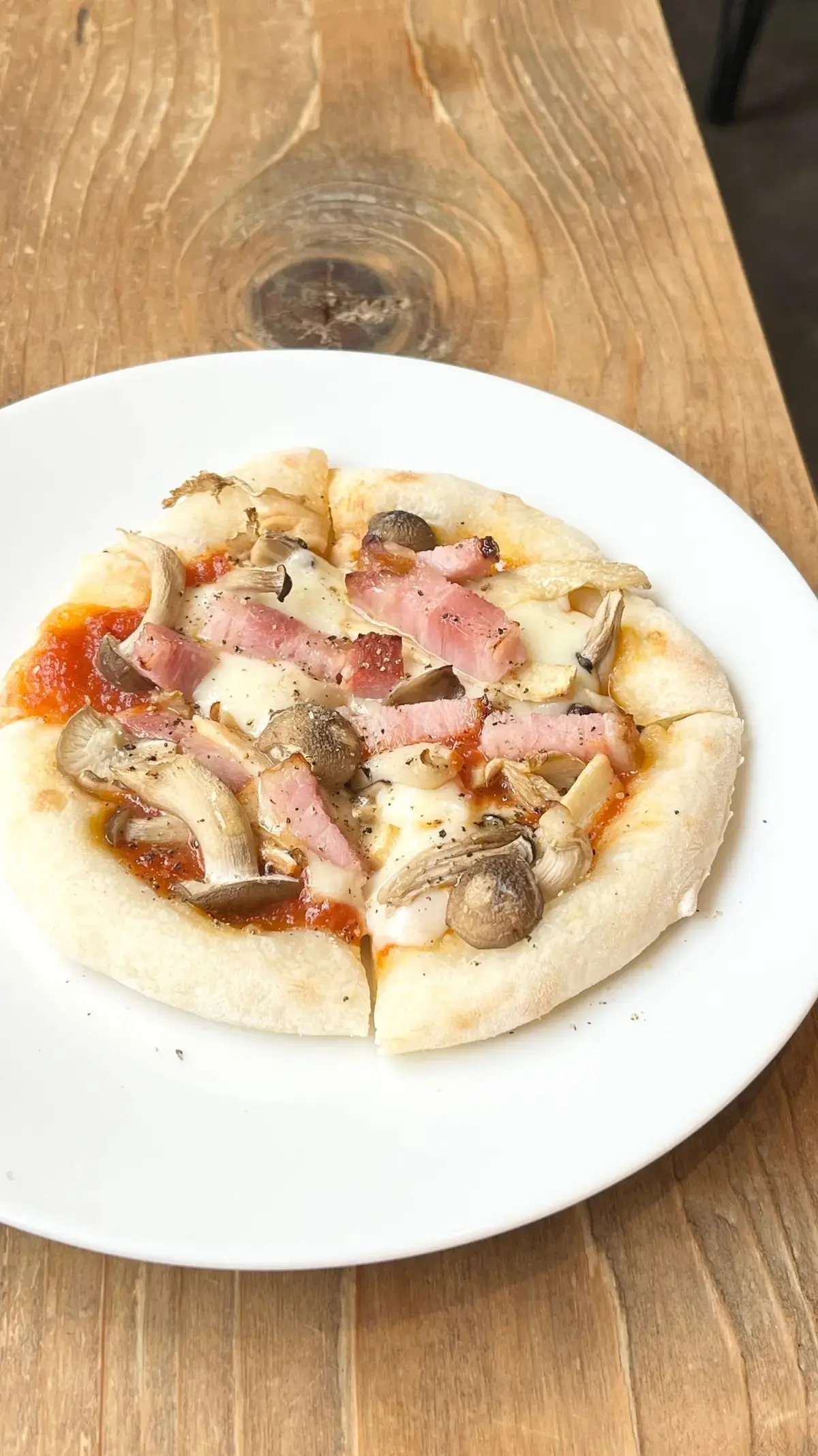 すすきの unnoe ピザ　北海道旅行　グルメ