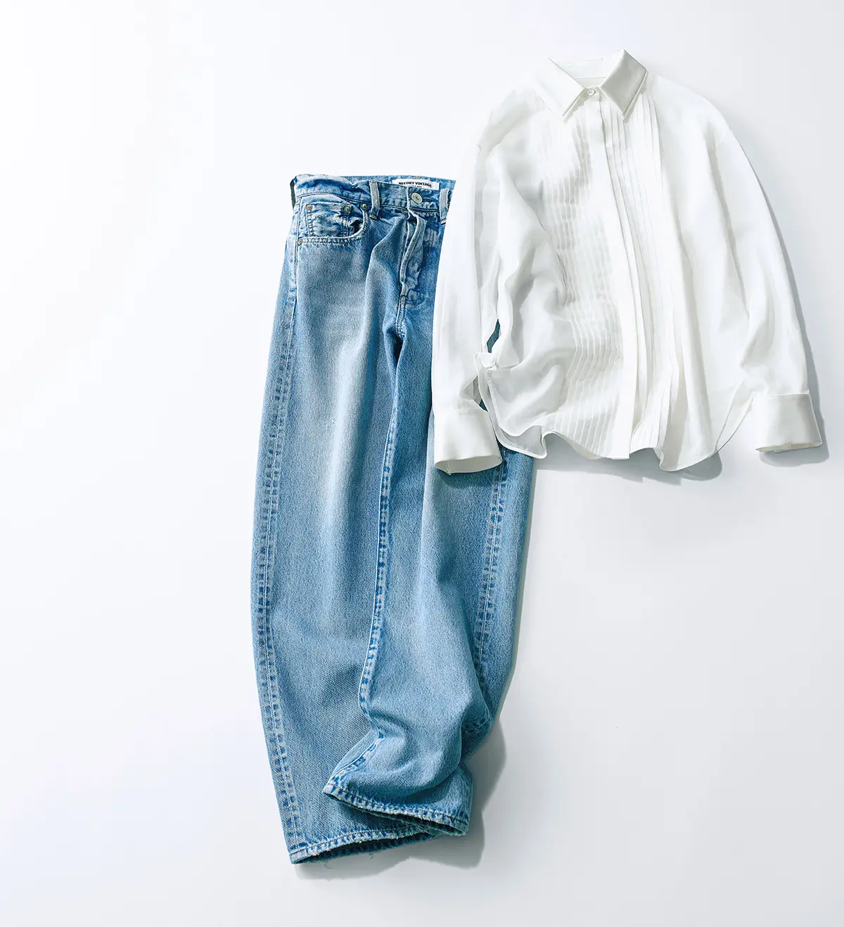 「定番＝一生もの」ではないのです。 今のセレクトに更新することで、 大人のカジュアルが輝く！