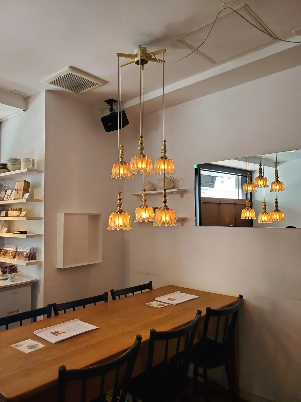 パリの空気を纏うお気に入りのカフェには、の画像_1