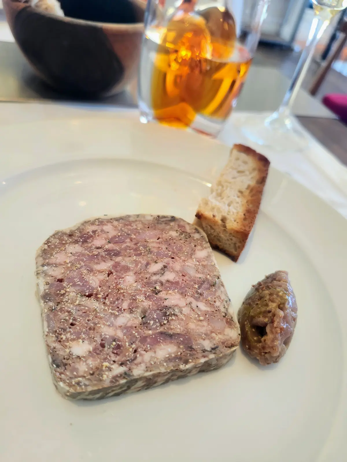 ブノワ、BENOIT 、アラン・デュカス、ビストロ、表参道ランチ、結婚記念日、夫婦時間、苺のクープ、苺スイーツ、パテドカンパーニュ、アルハンブラリング、40代ファッション、季節限定