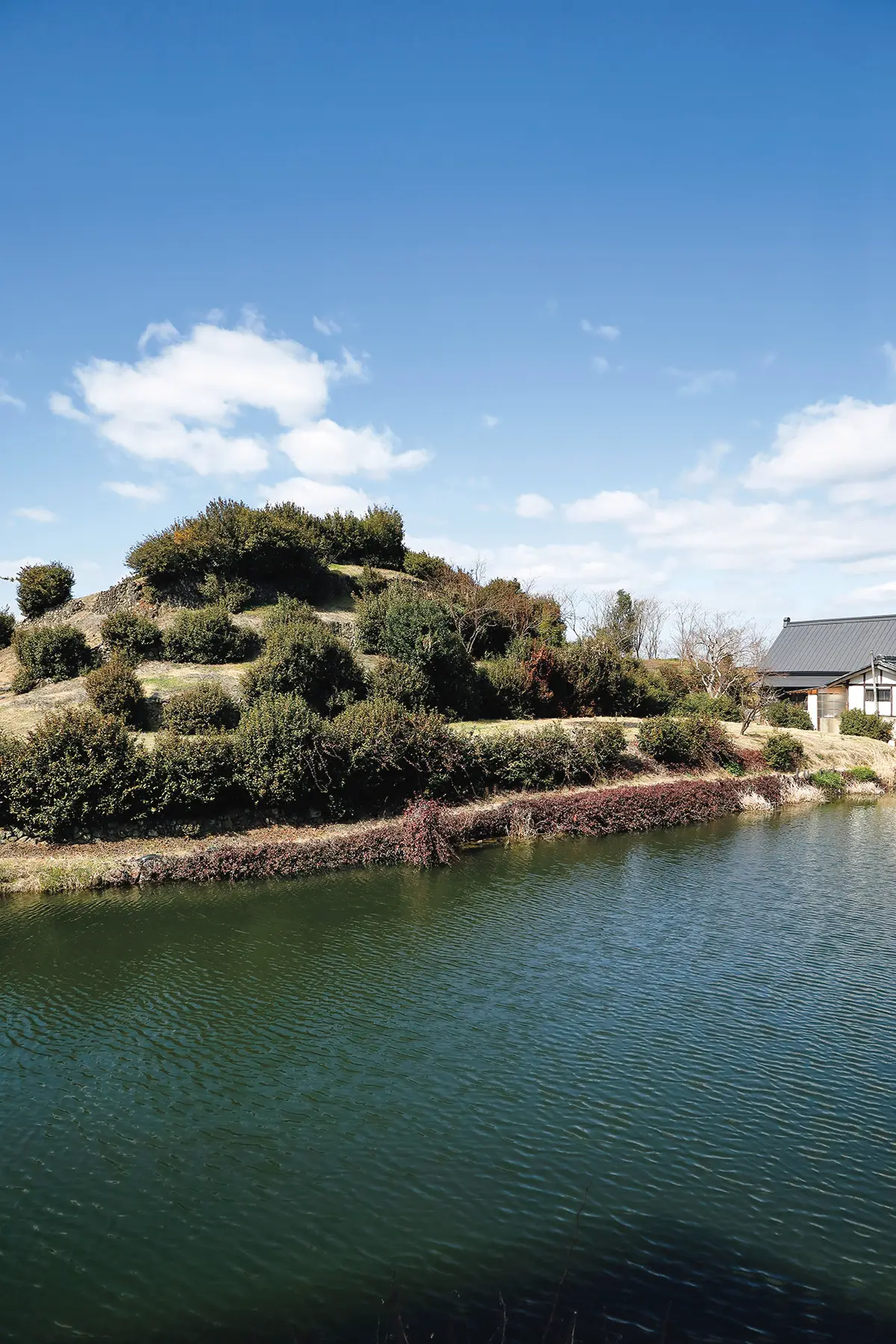 日本最古の道ともい われる山の辺の道沿い。