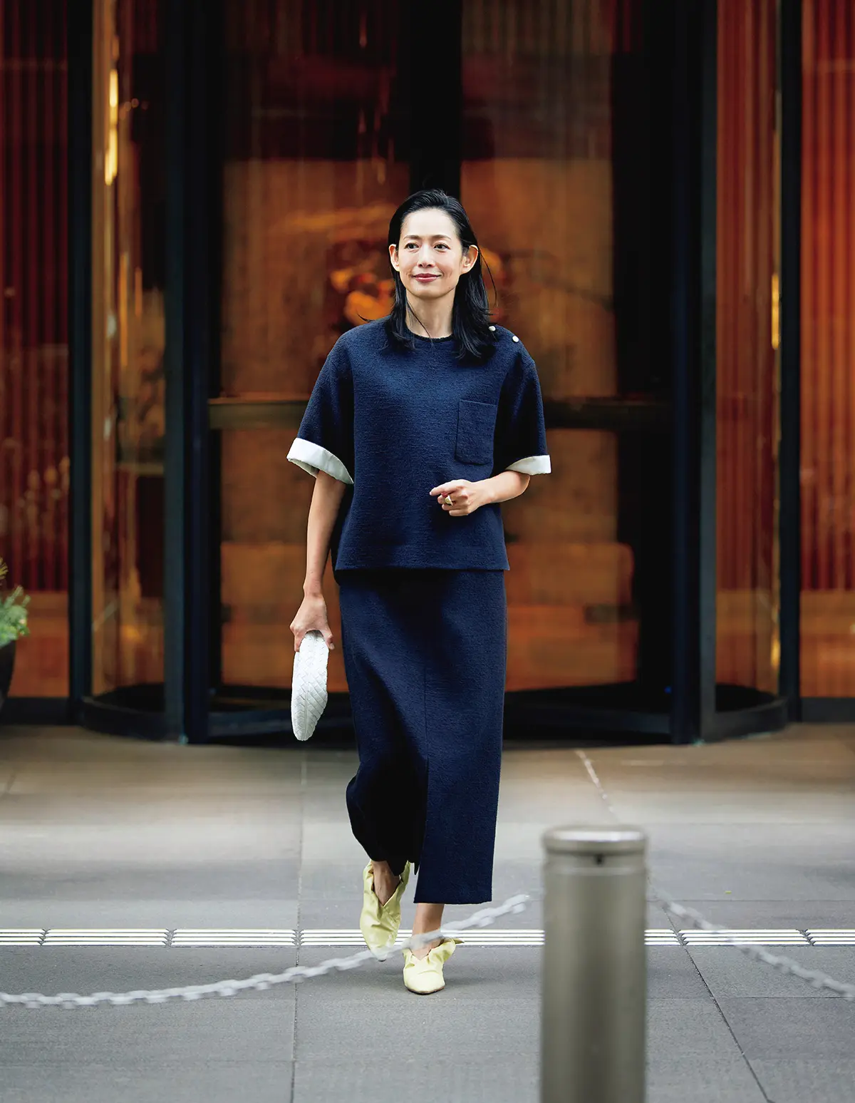 ちょっとしたパーティには ツイード風のセットで。大人はそこに ひとさじの遊び心を添えて