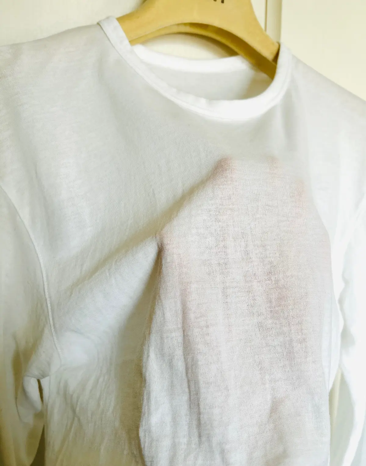 重ね着にぴったり！無印良品の長袖Tシャツの画像_3