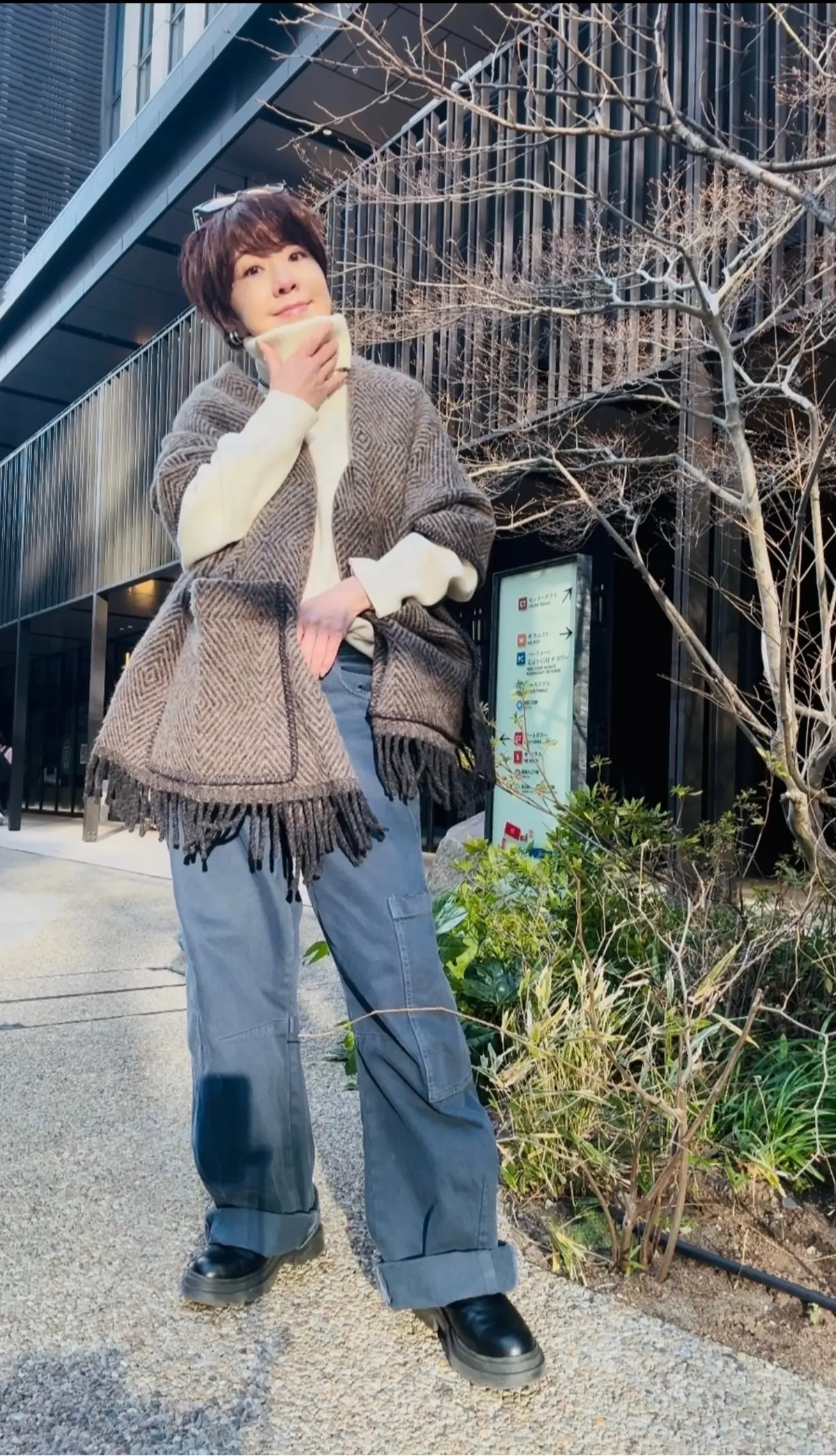 表情華やぐ冬のホワイトニットコーデの画像_3