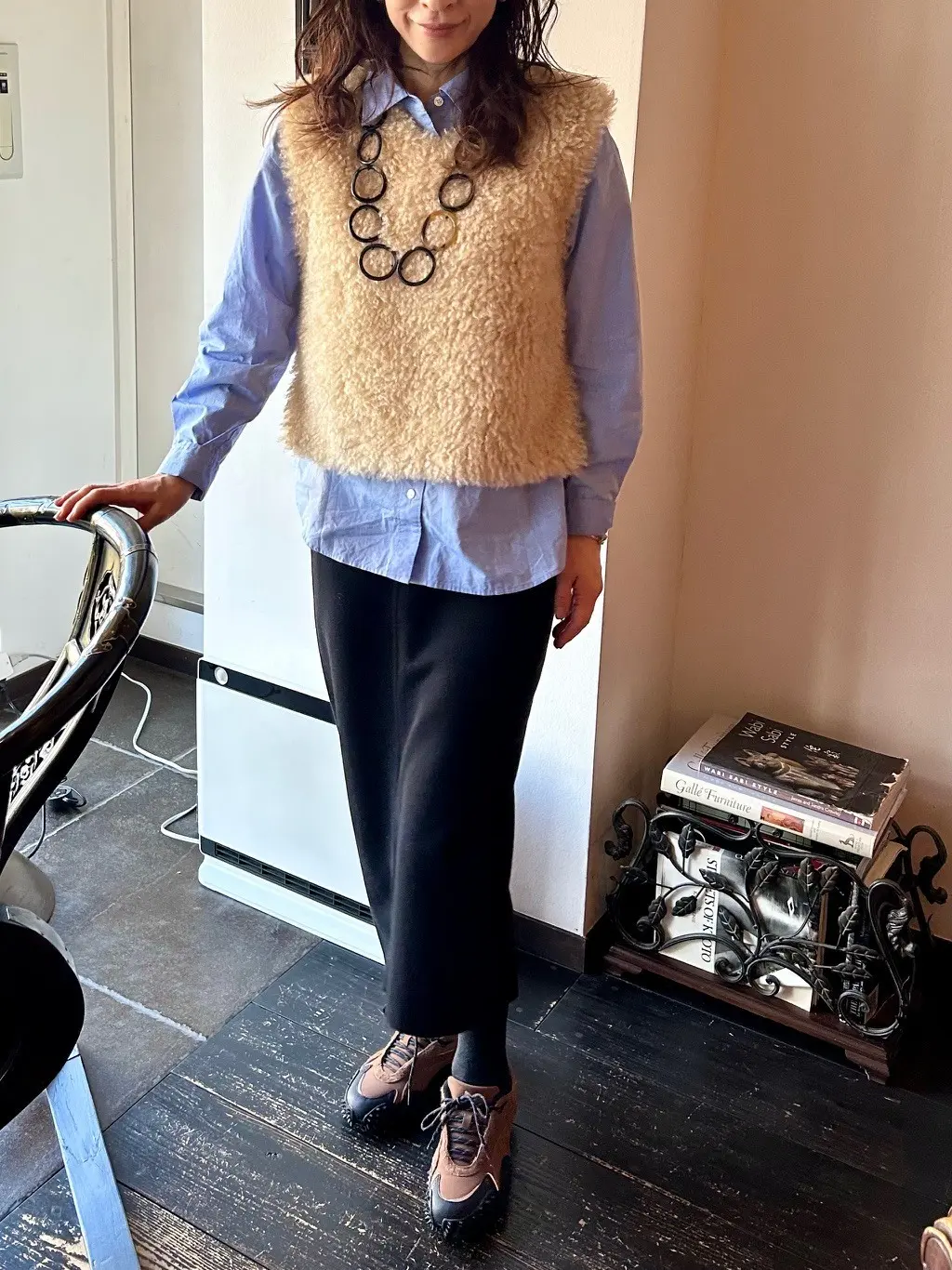 トレンチコート＆スニーカーコーデで早春のの画像_5