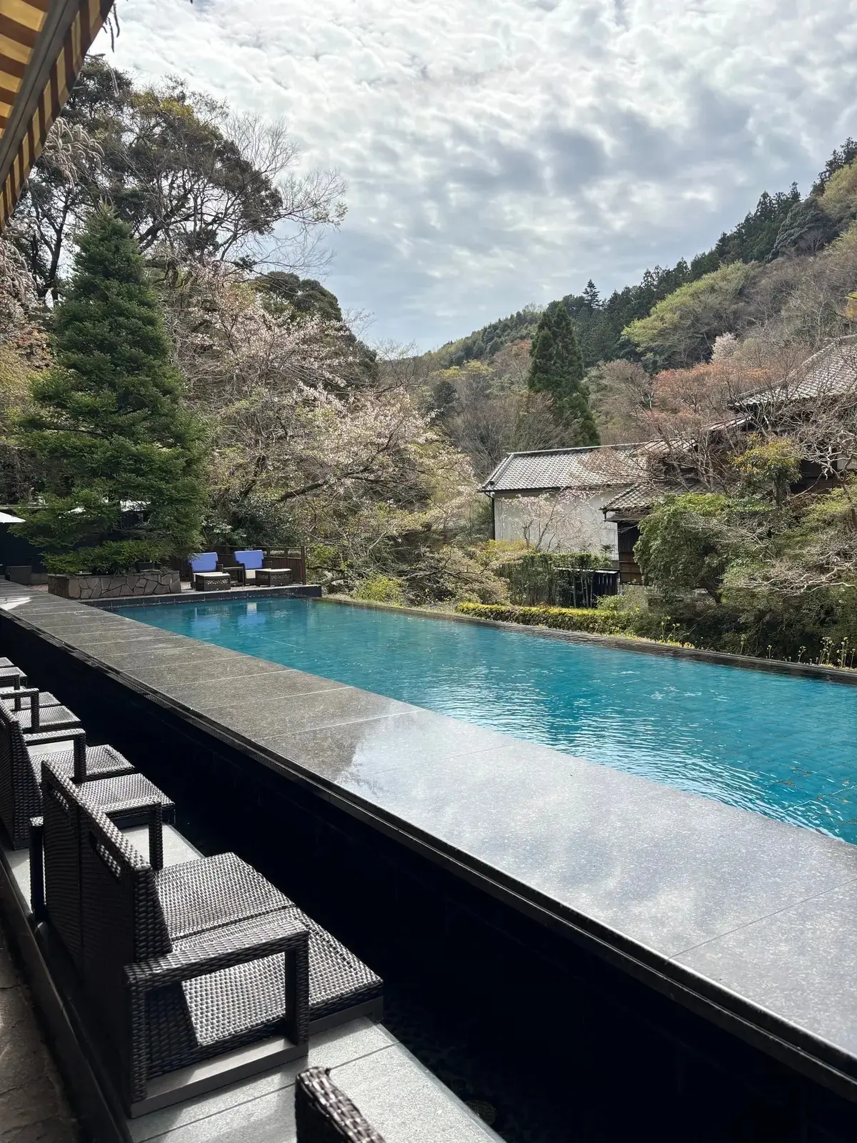 Bakery&Table 東府や 足湯カフェ