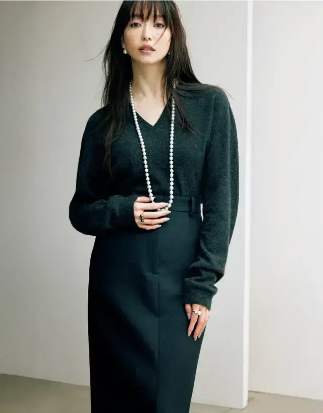 上質ニットをキャンバスにパールで描くワンランク上の自分像