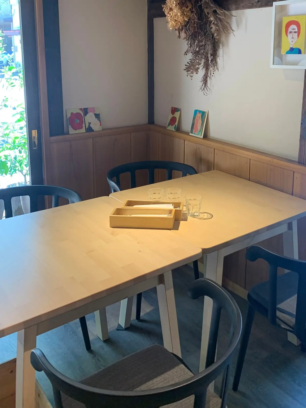 鎌倉ランチ「かど屋」の内装。