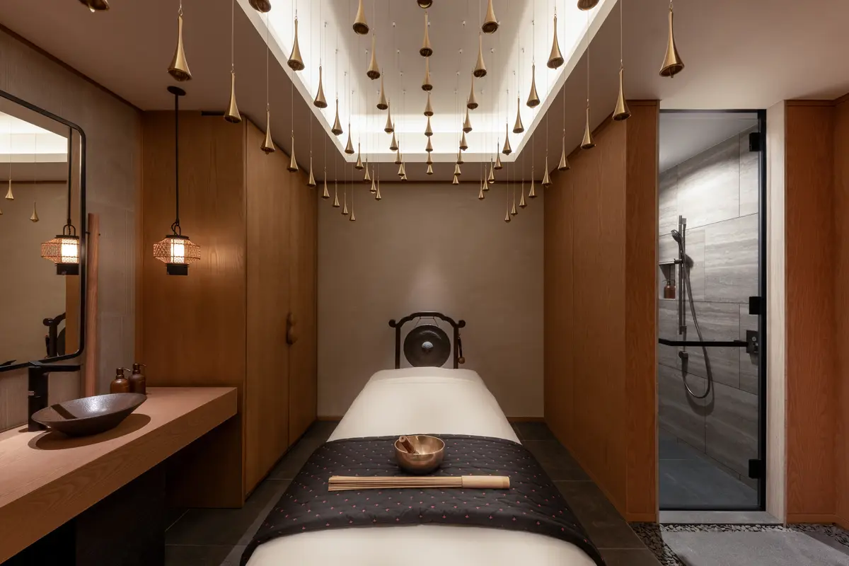 スパ＆ウェルネス　シックスセンシズ京都　スパ 施術室　大人のひとり旅