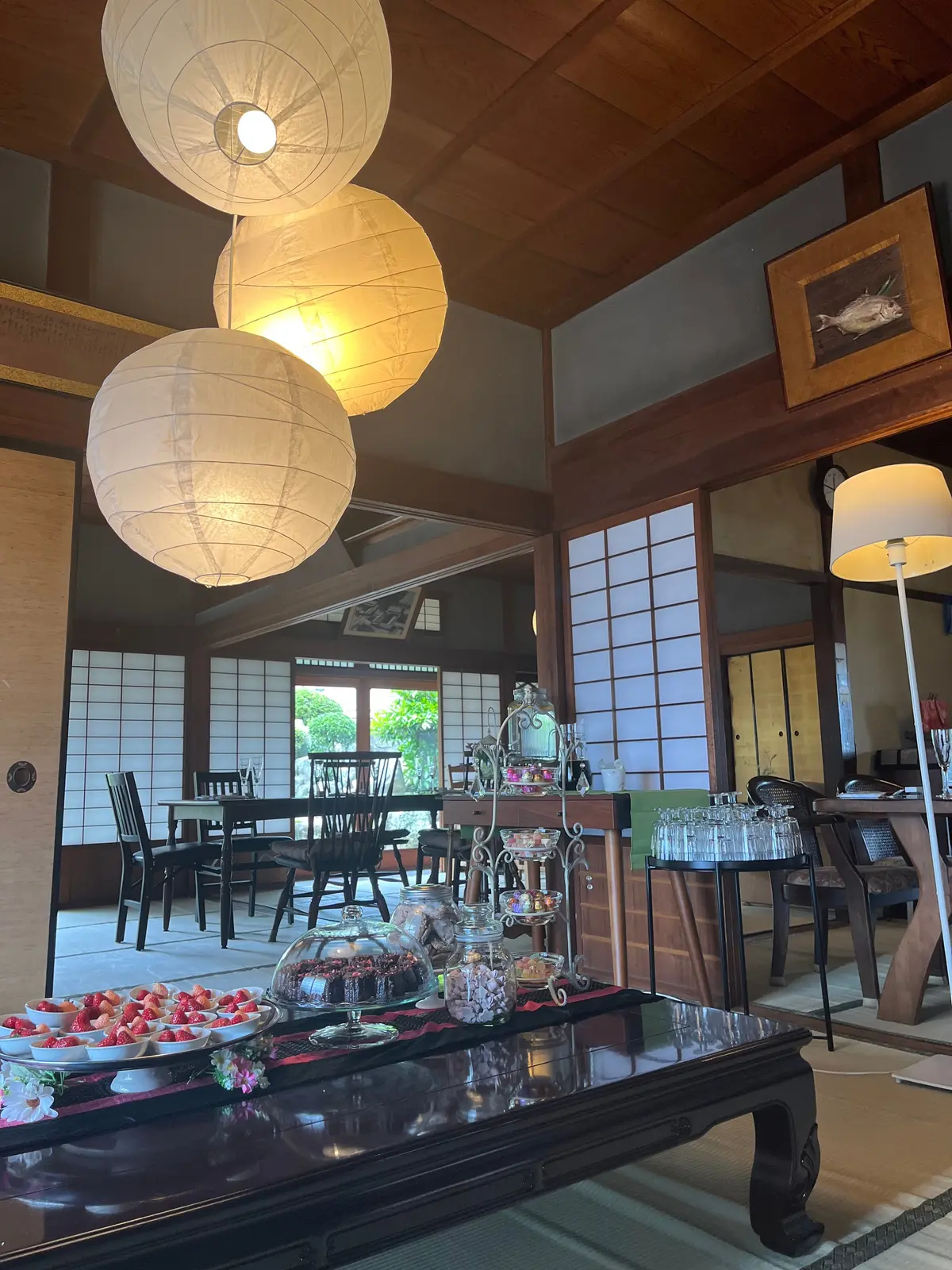 入口から見た母屋