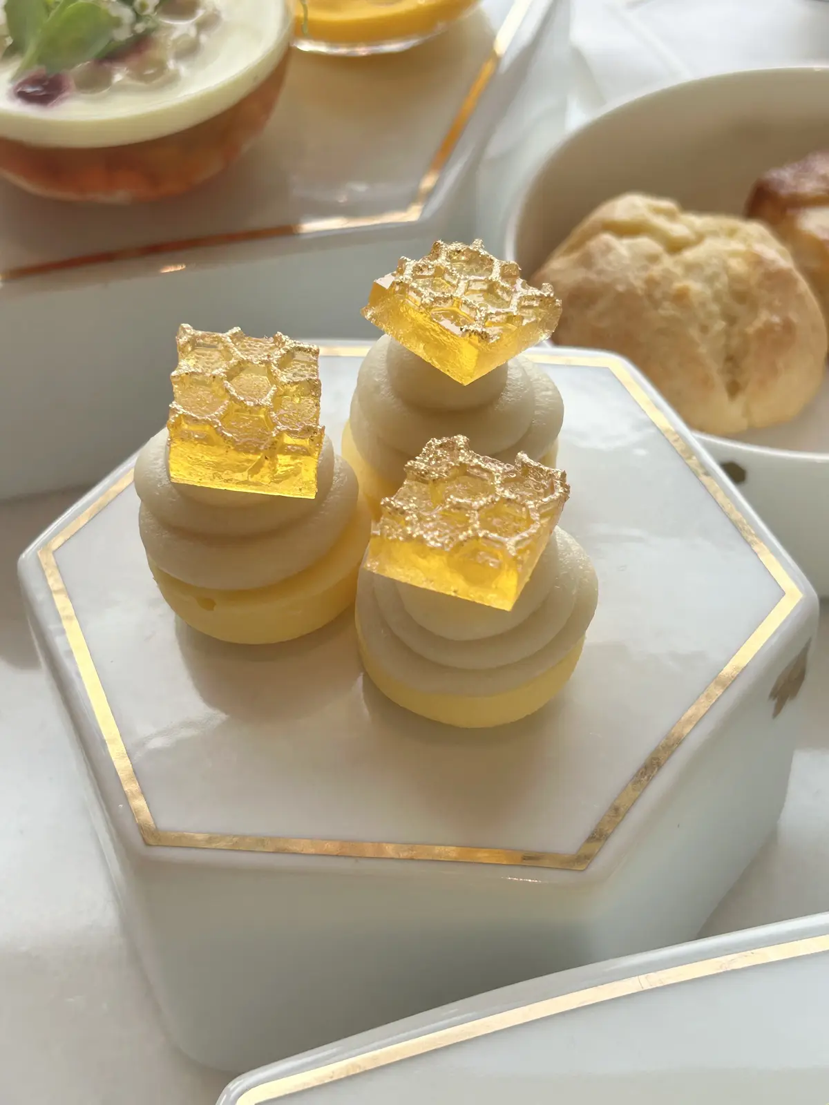 ショーメ　CHAUMET  “BEE DE CHAUMET”アフタヌーンティー  リッツ・カールトン東京　アフタフーンティ　東京ヌン活