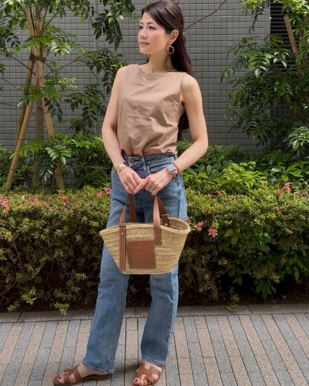 エクラ 華組　小泉雅恵さん　50代　Tシャツコーデ