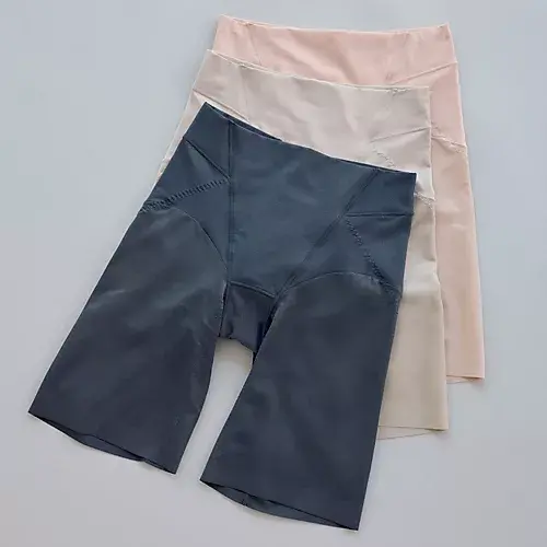 E by eclat NEO大人ベイカーパンツ ￥19,800