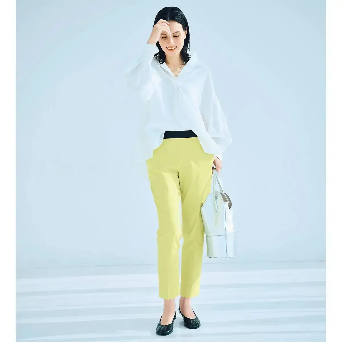 M・fil レモンイエローのストレッチパンツ