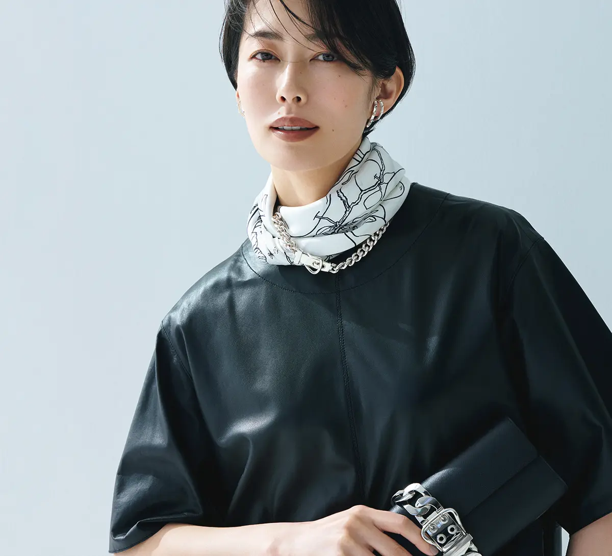 チェーンネックレスと 　組み合わせるだけでクラス感アップ！