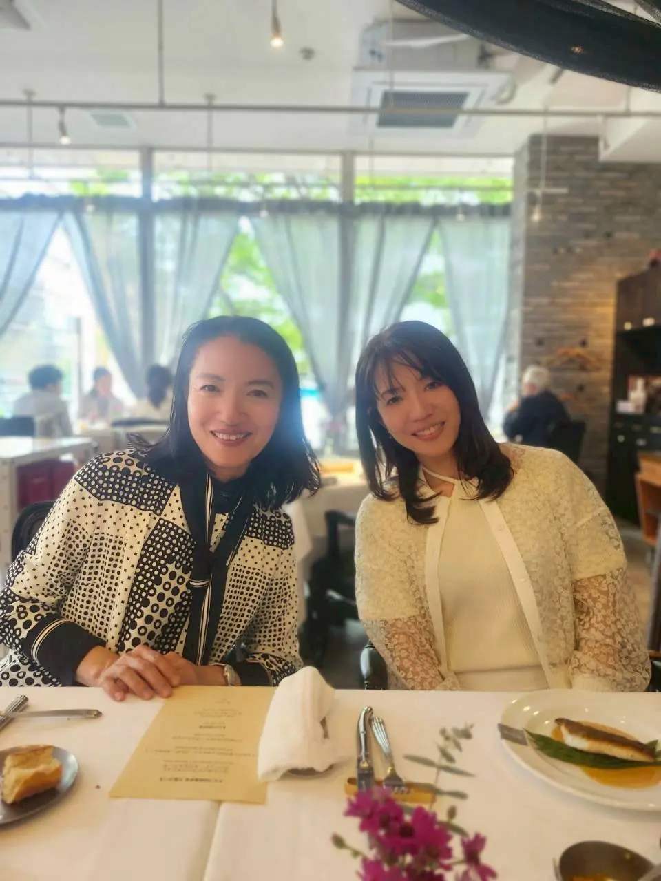 新緑の日本大通りと美味しいフレンチの画像_8