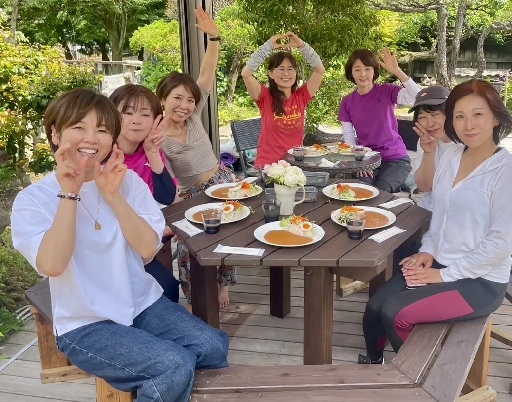山の下で癒しのヨガタイム 🌿 かやぶき日の画像_13