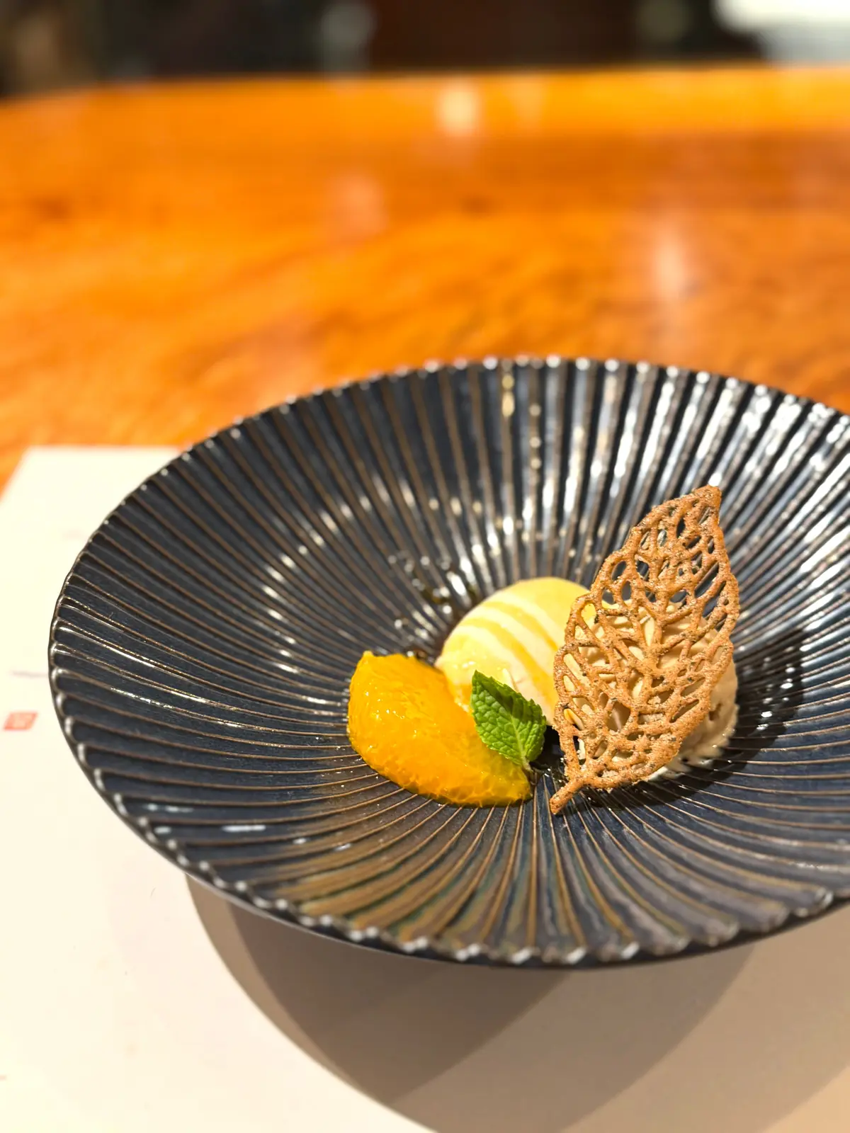 【ZARA】ネイビージャケットを羽織っての画像_3