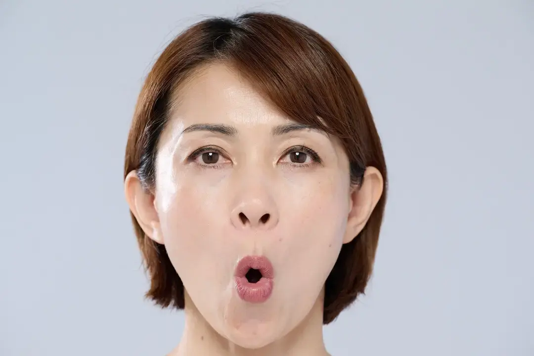 40代　顔ヨガ