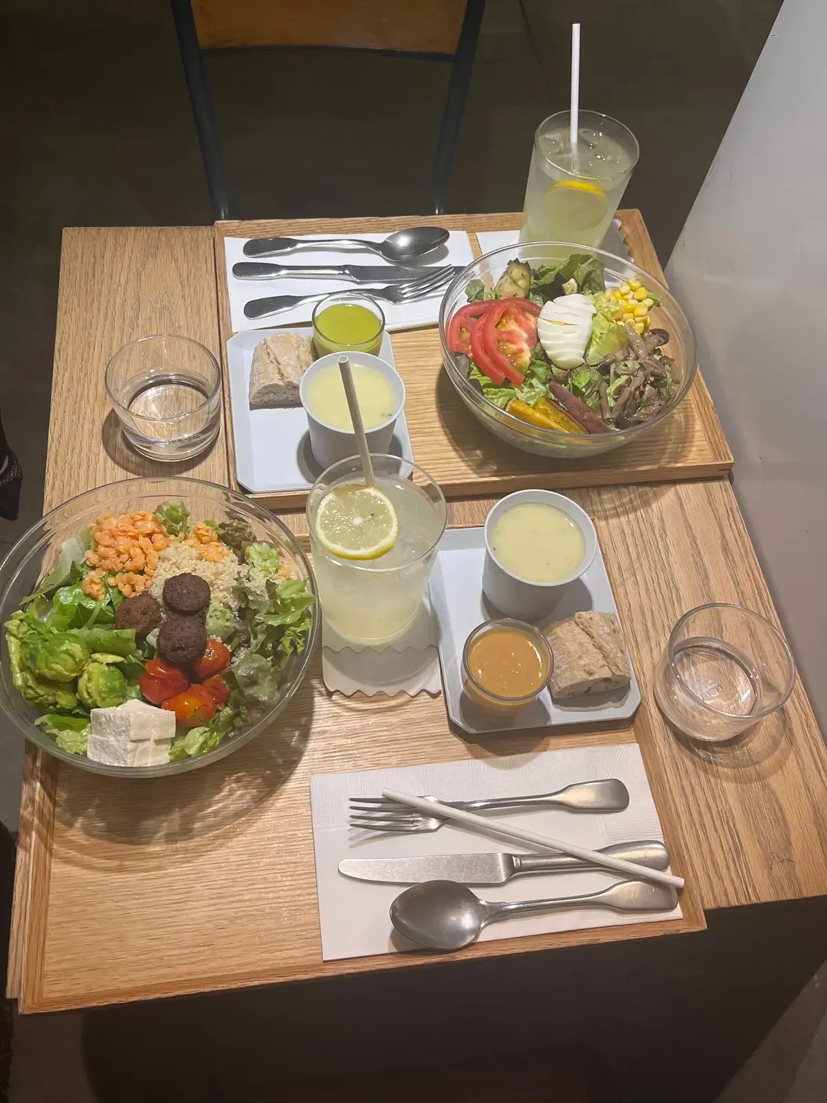 外苑前でおしゃれサラダとレモンパイ
