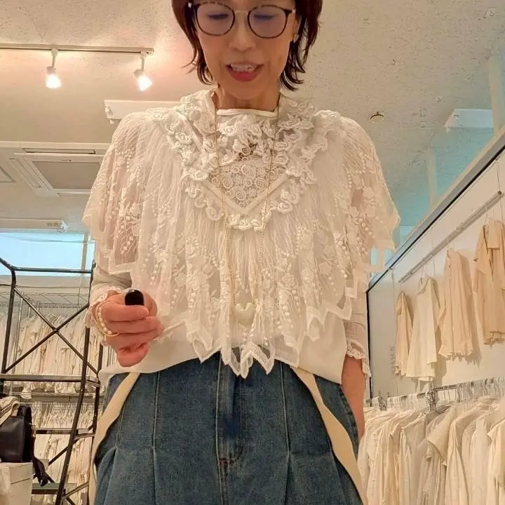 文化服装学院　着て見て触れてブラウス展　レースブラウス　白レースブラウス　レトロブラウス