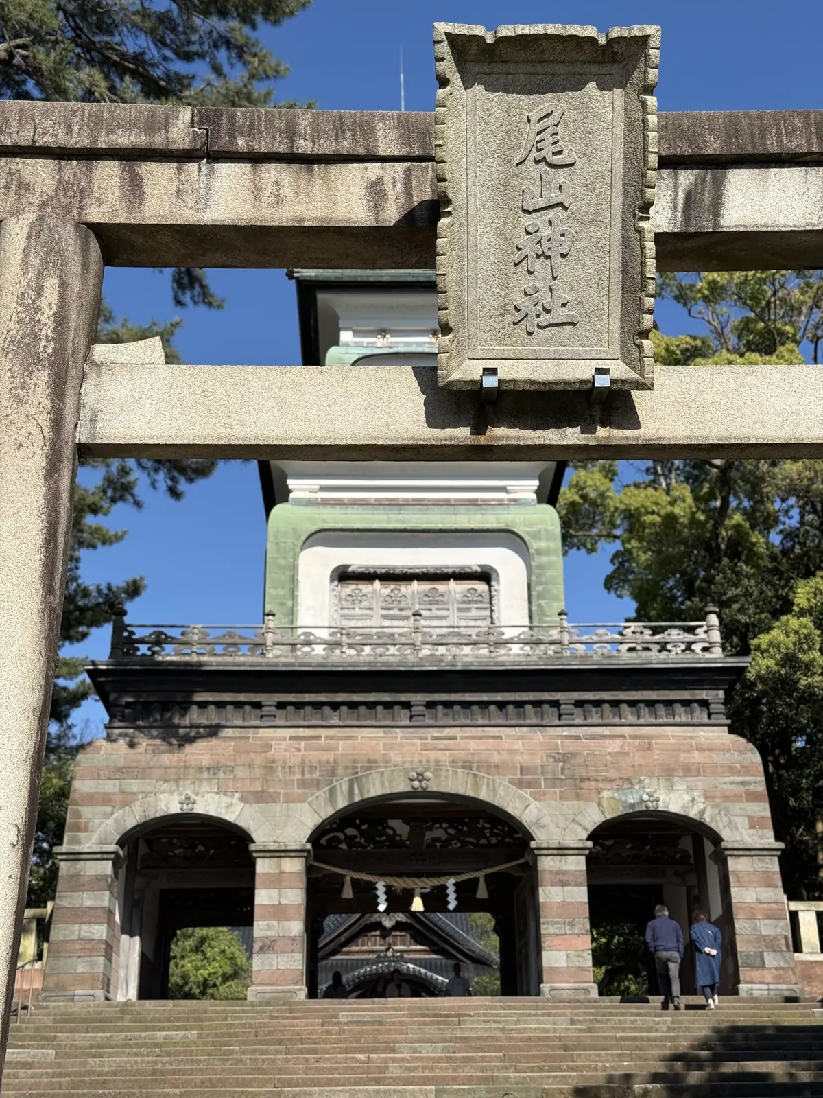 尾山神社 金沢観光 前田利家 お松の方 加賀百万石 神門 ステンドグラス 和洋折衷 歴史スポット 石川観光 神社巡り 金沢旅行 勝負運 仕事運 商売繁盛 夫婦円満 パワースポット