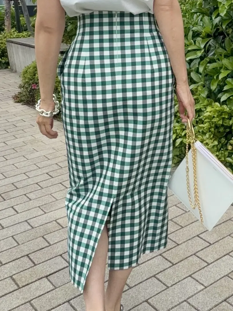 エクラ 華組 倉爪佐和さん　50代　グリーンコーデ　夏コーデ