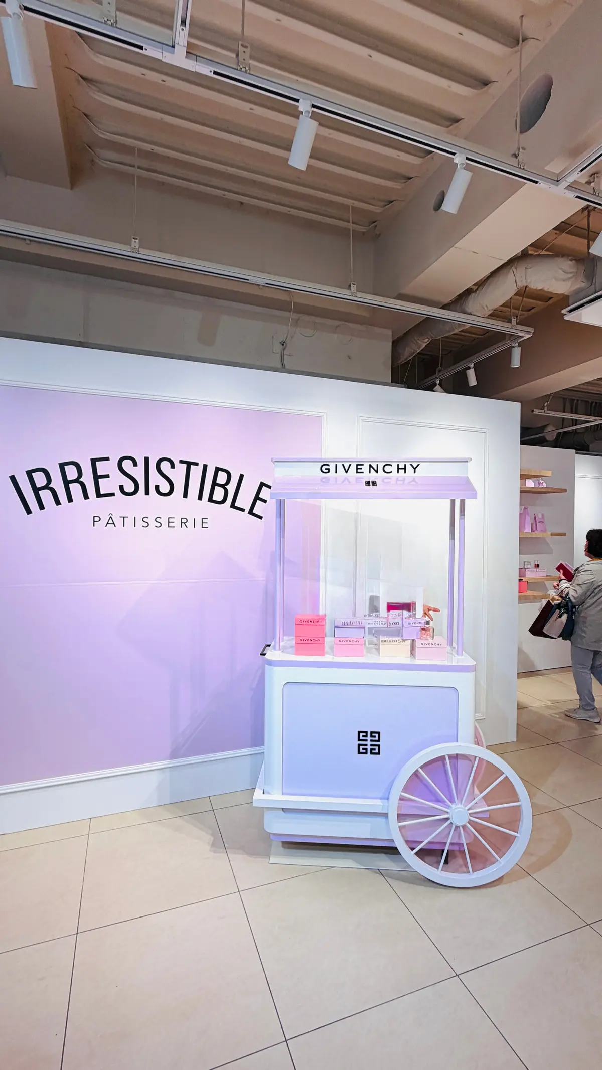 【大人コスメ】ジバンシィピンクに染まる週の画像_1