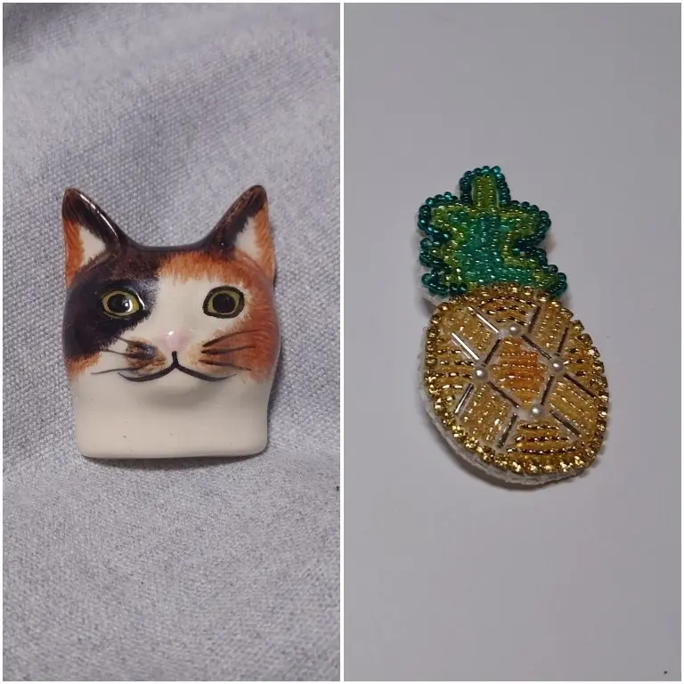 三毛猫ブローチ😻とパイナップルブローチ🍍