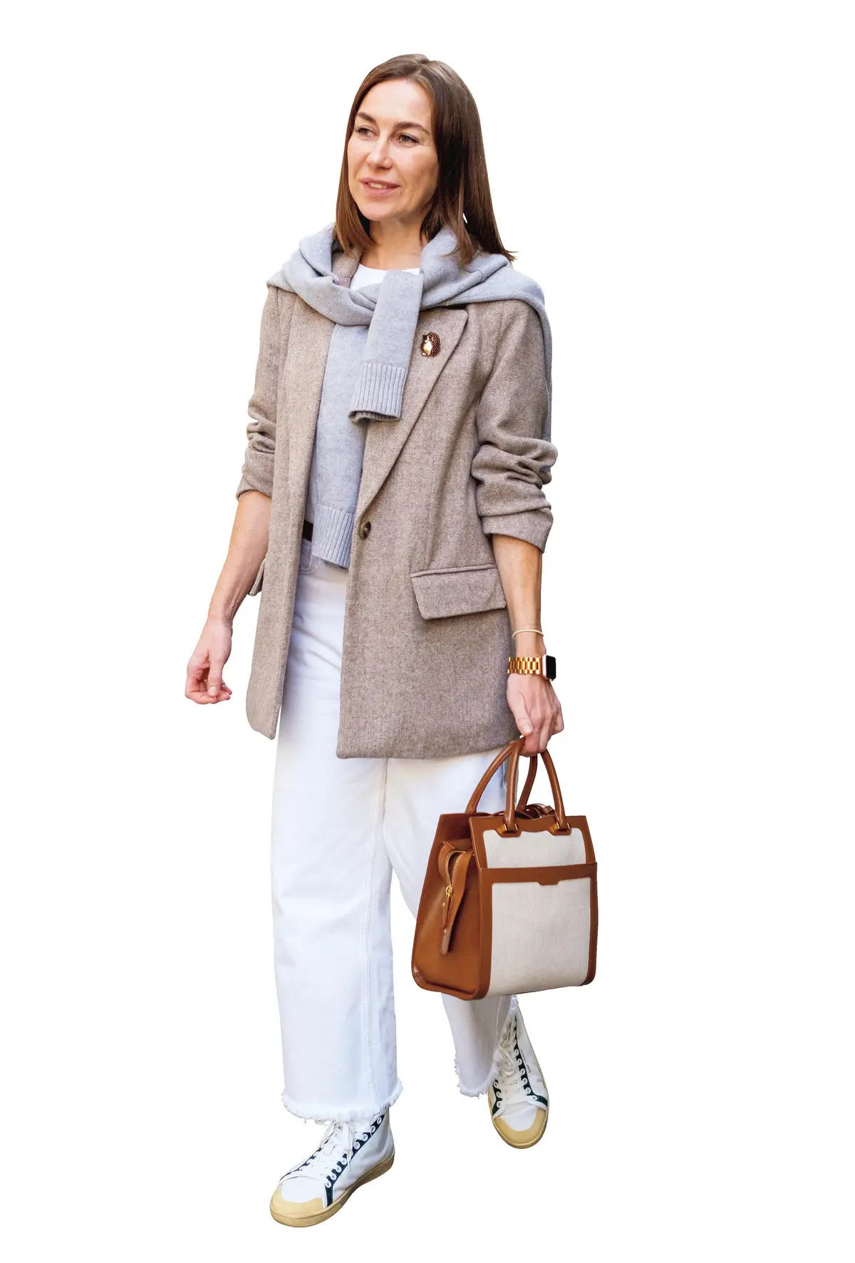 さりげなくまとう個性的な“モチーフもの”【海外ファッションSNAP】イリナ（パーソナルショッパー／ミラノ）