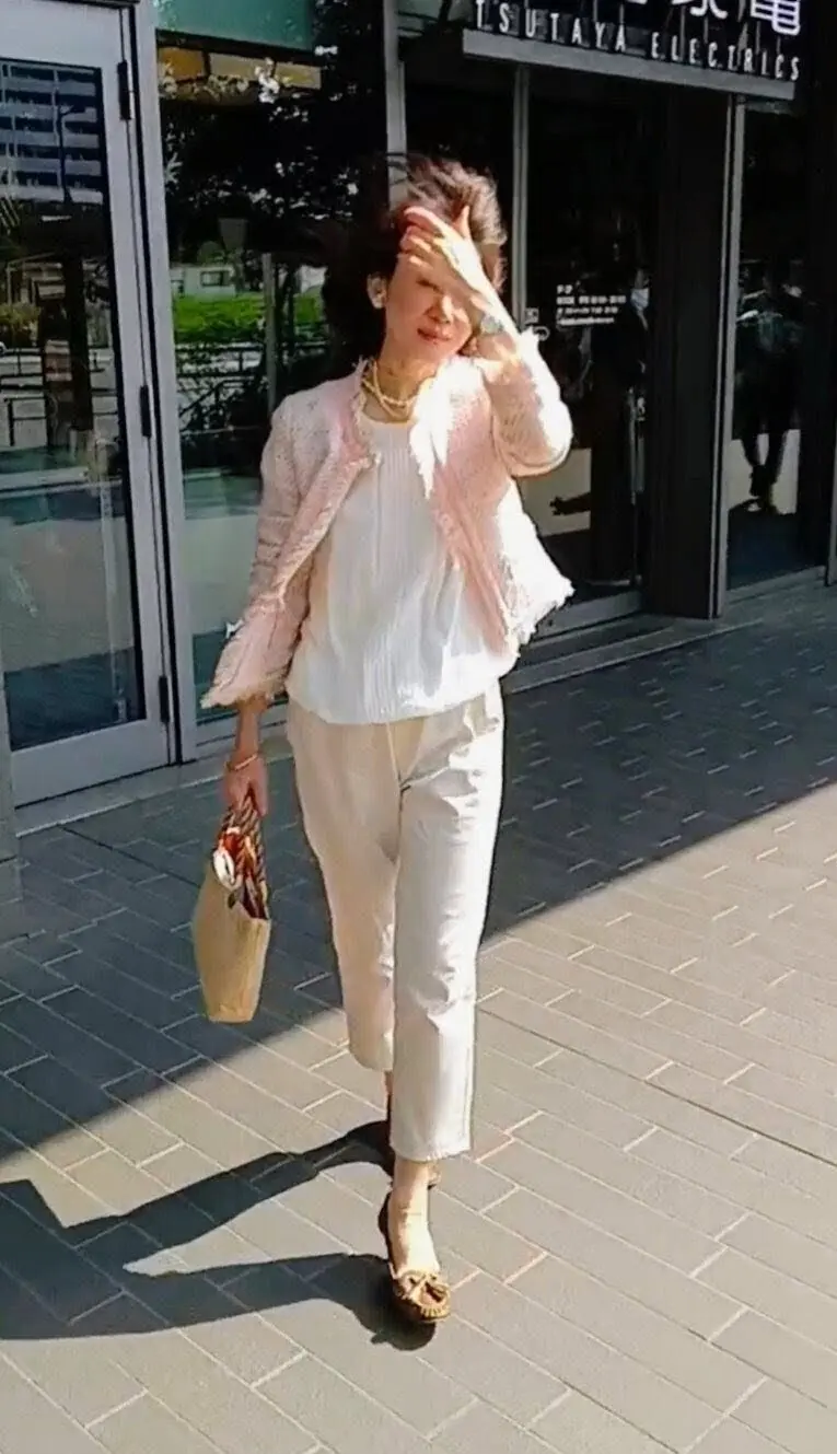 春色ツイードジャケットを羽織って二子玉川の画像_5