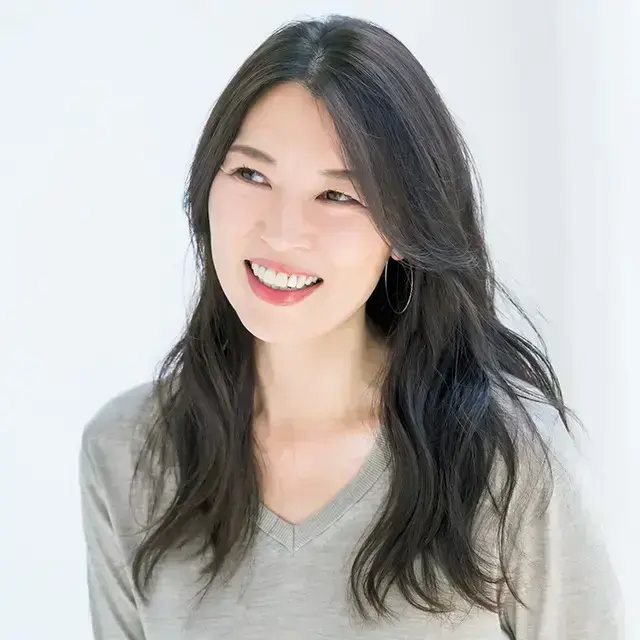 エレガントな毛流れが魅力の“レイヤーロング”