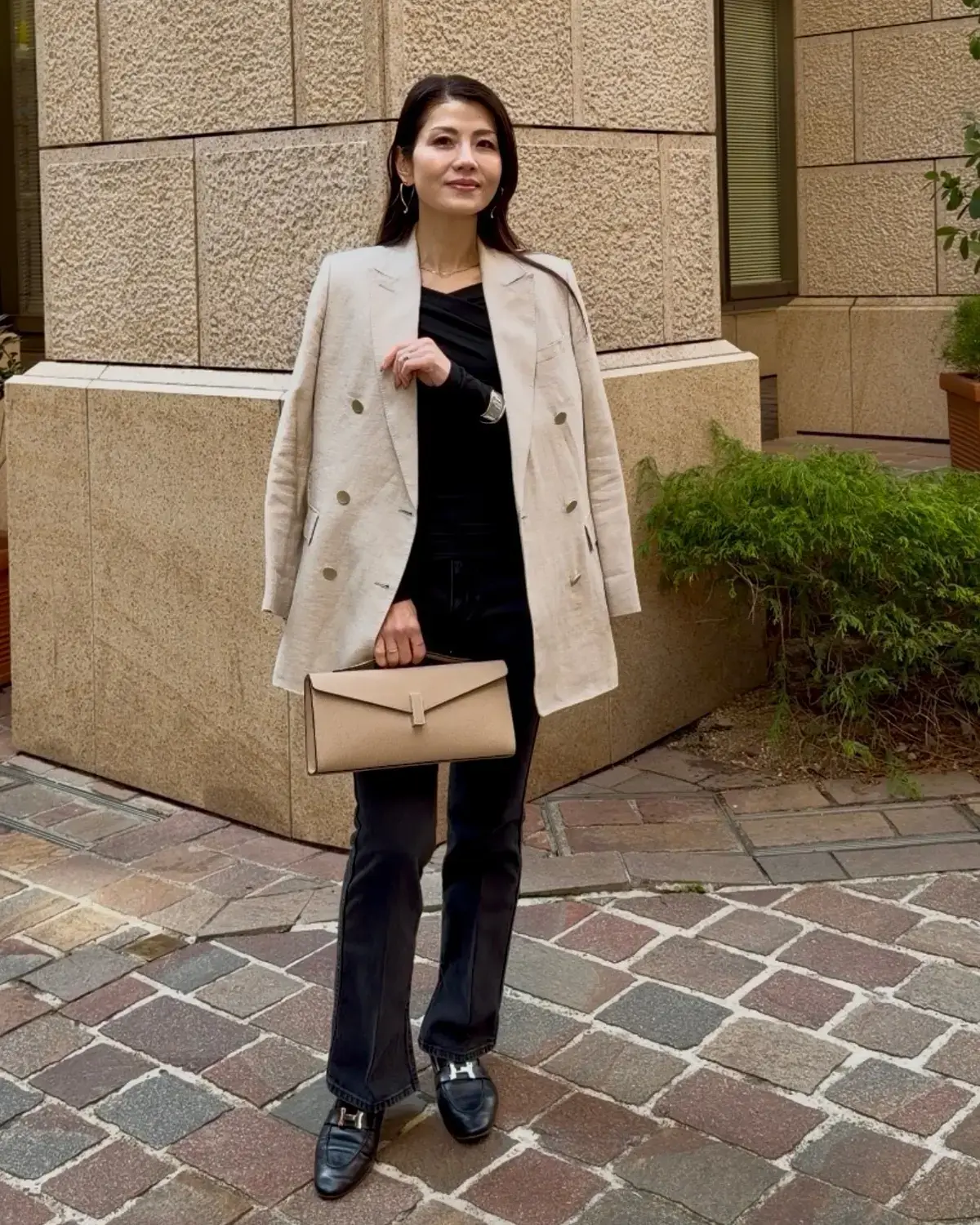 ベージュジャケット　春の好印象コーデ