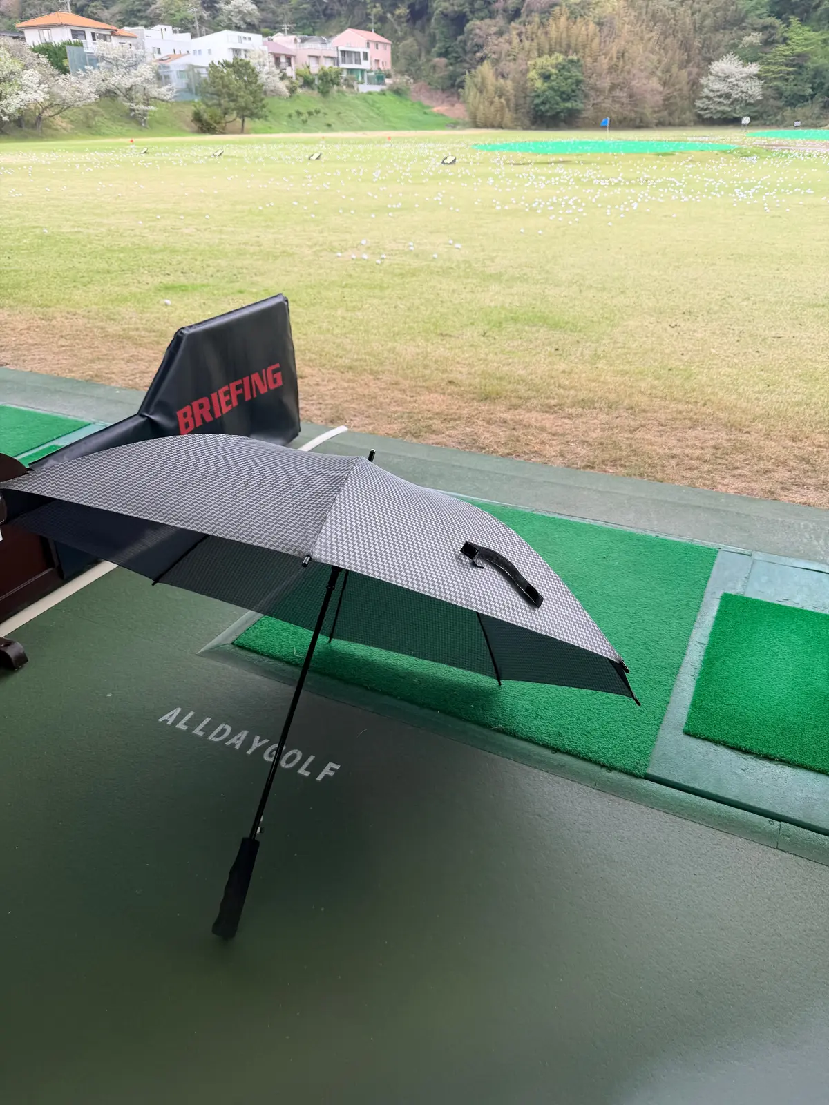 ゴルフ　おすすめ　日焼け対策　kasco「ウェザーフリーメッシュ日傘」