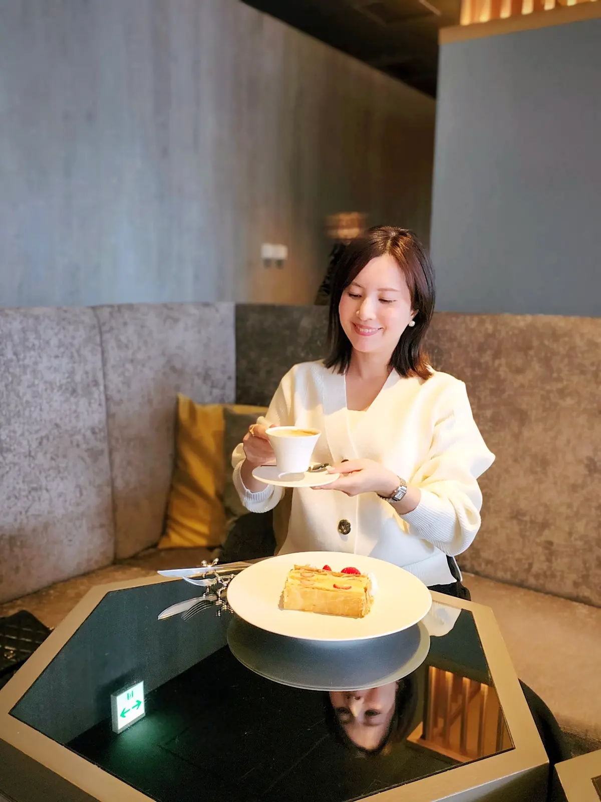 苺のミルフィーユ、GINZA SIX、銀座シックス、苺スイーツ、ラウンジ、マキシム・ド・パリ、老舗、銀座、40代ファッション、春ファッション、THE GRAND 47