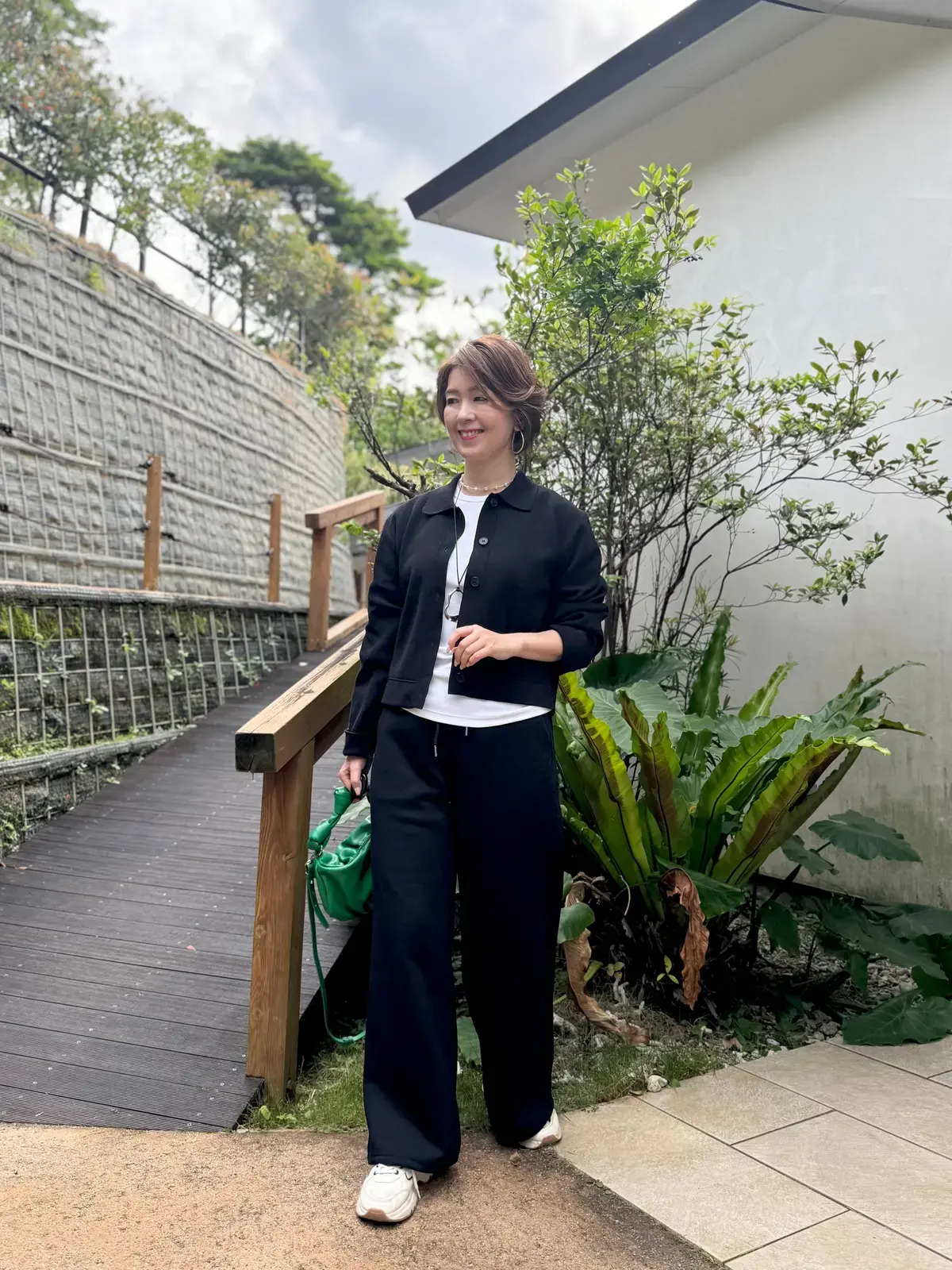 根本有加里さん　カーディガン　ユニクロ　GU　パンツ　カットソー