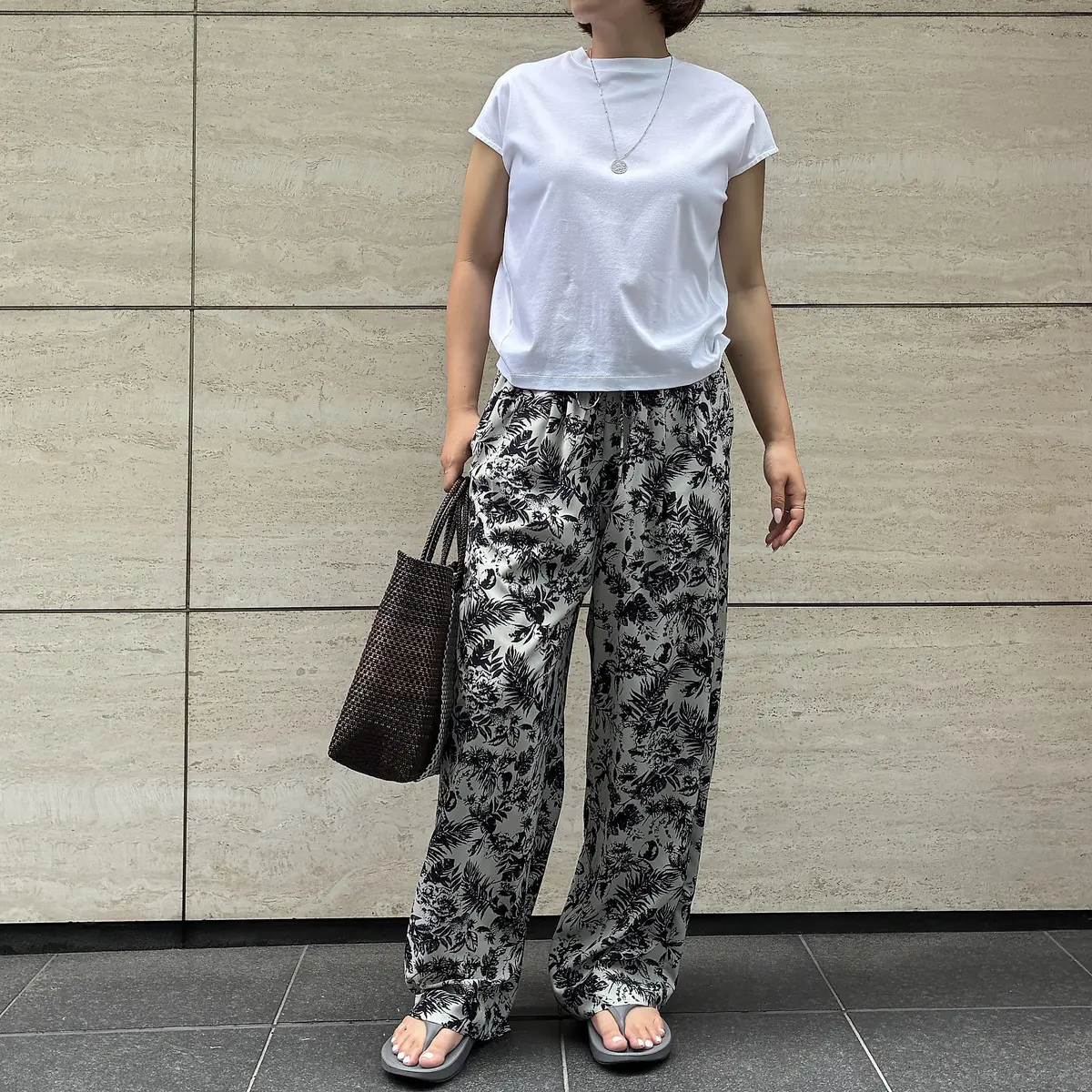スタッフ（身長164cm骨格ストレート）がサイズ38を着用した正面