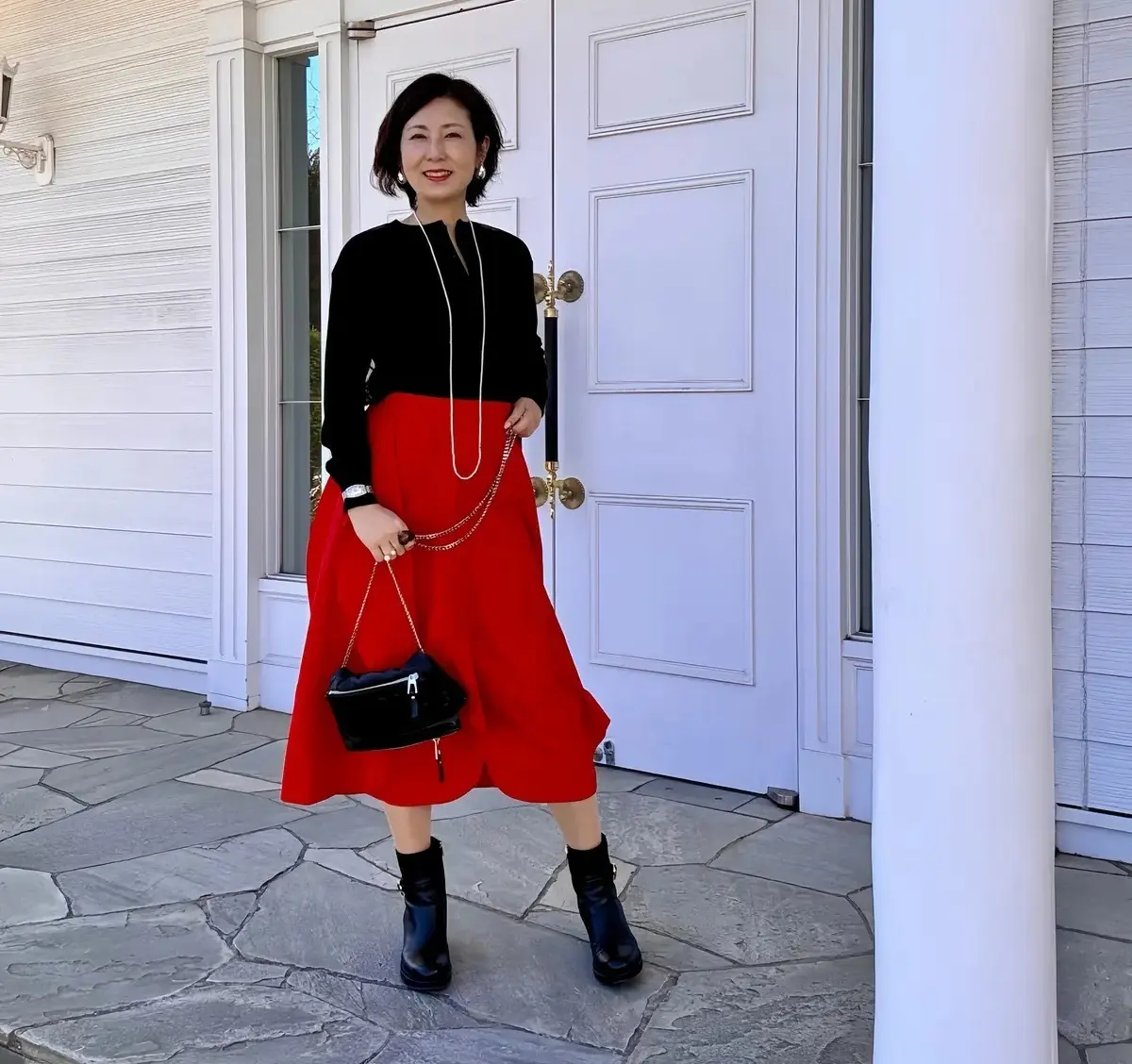お友達とのランチコーデ  赤　スカート　エクラ華組 小林五明子