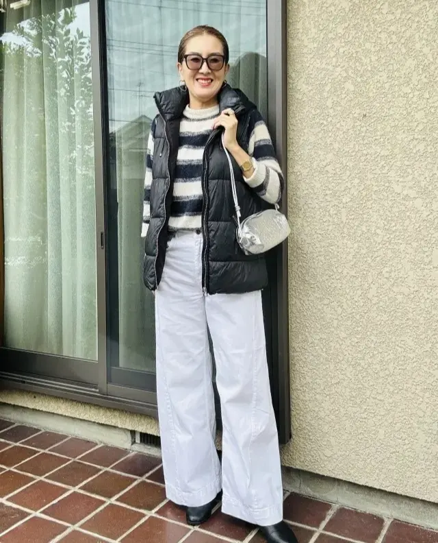 ZARA ボーダーニット キルティングベスト 白パンツ