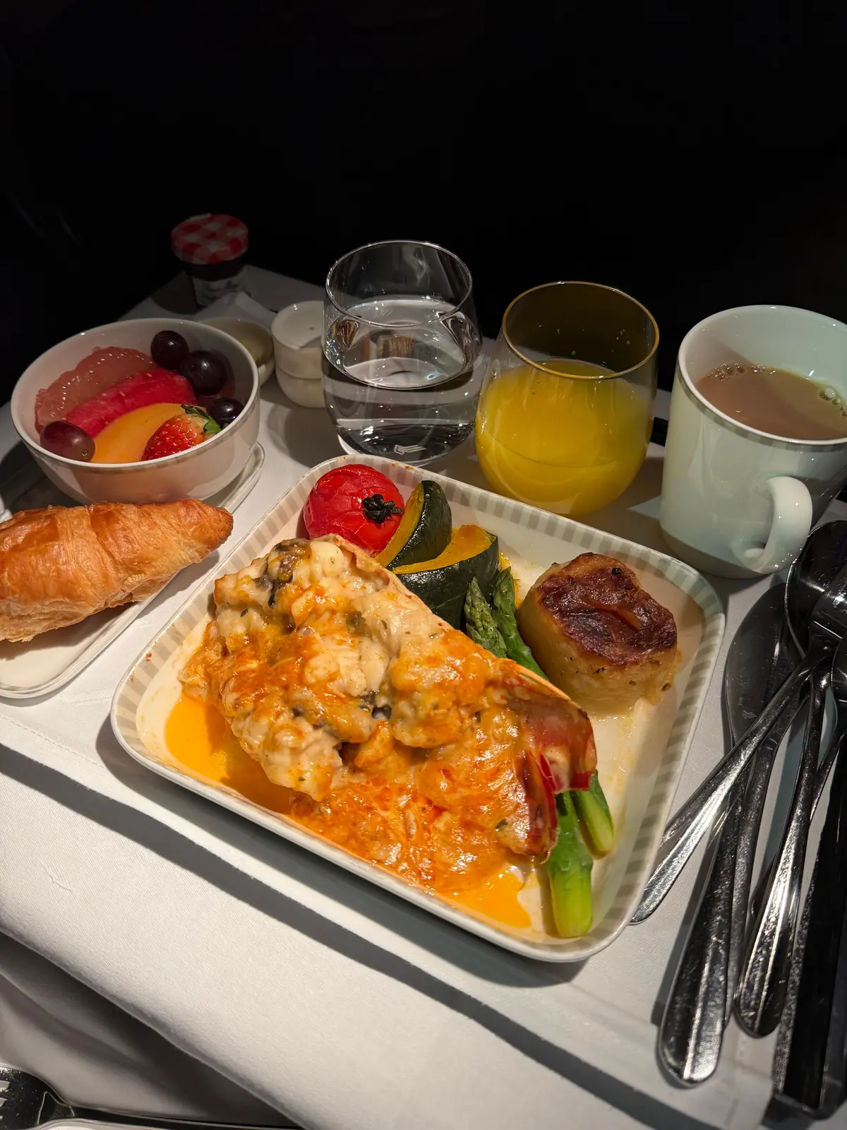 ビジネスクラス機内食