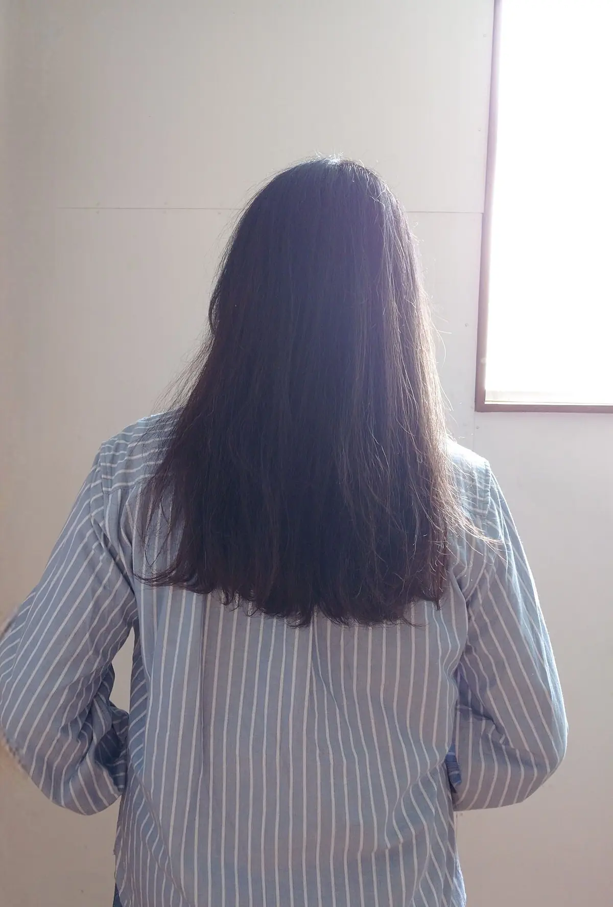 ヘアドネーション前のロングヘア