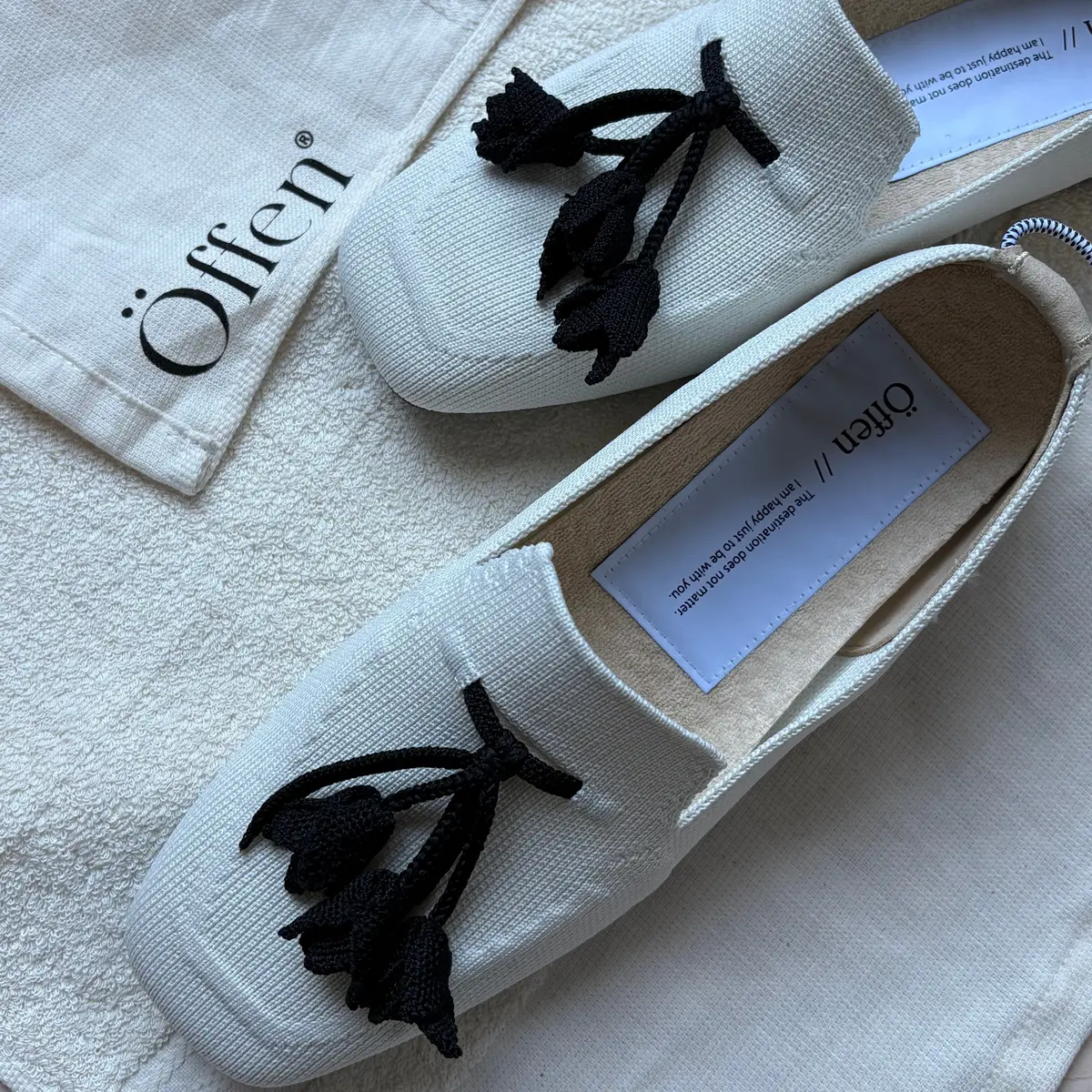 大人エレガントカジュアル　モノトーン