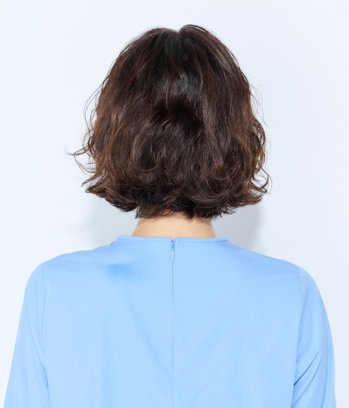 Webエクラ  後から見たボブヘアスタイル　40代 50代 髪型