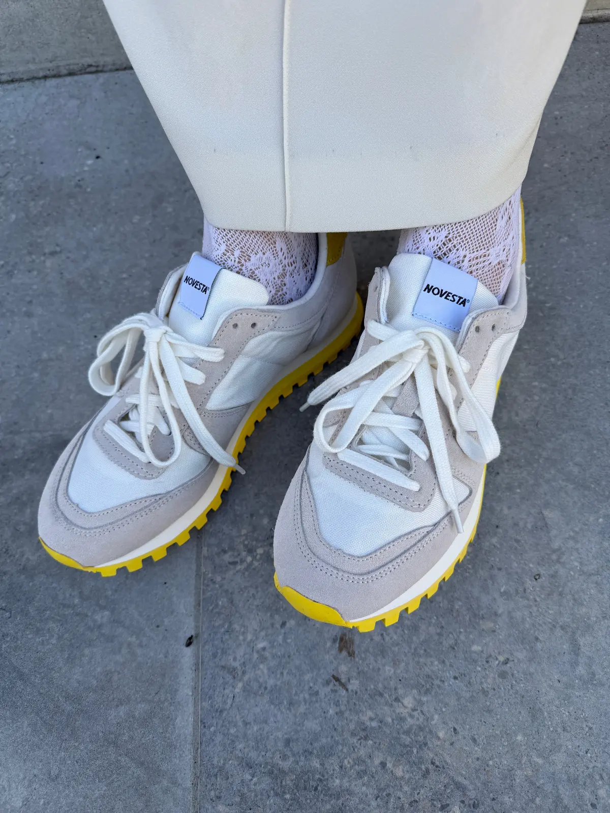 ノヴェスタ　MRATHON TRAIL WHITE/YELLOW　白スニーカー