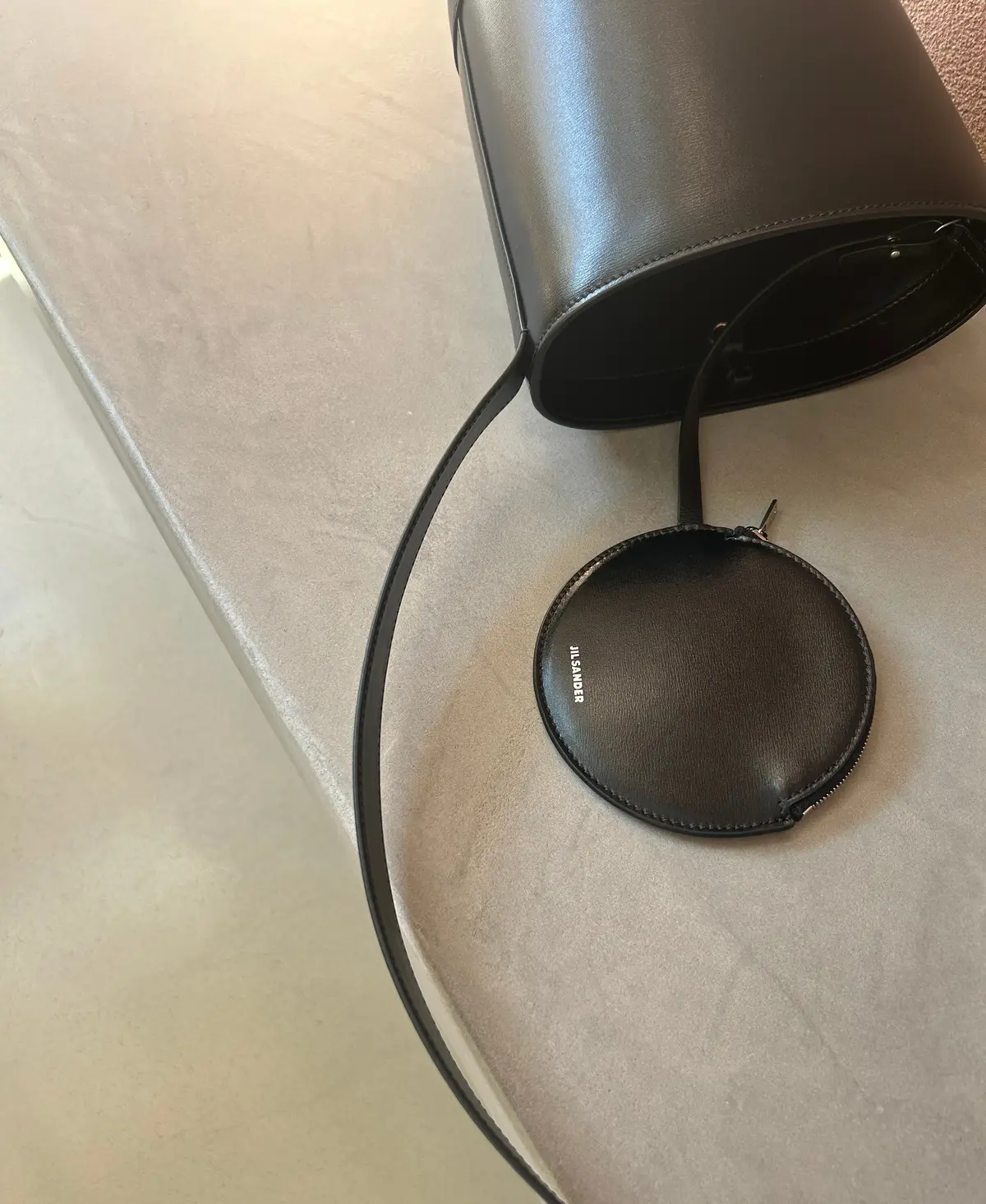 ジル サンダーのカンノーロバケットバッグ　取り外し可能なコインパース エクラ編集部員の偏愛名品図鑑