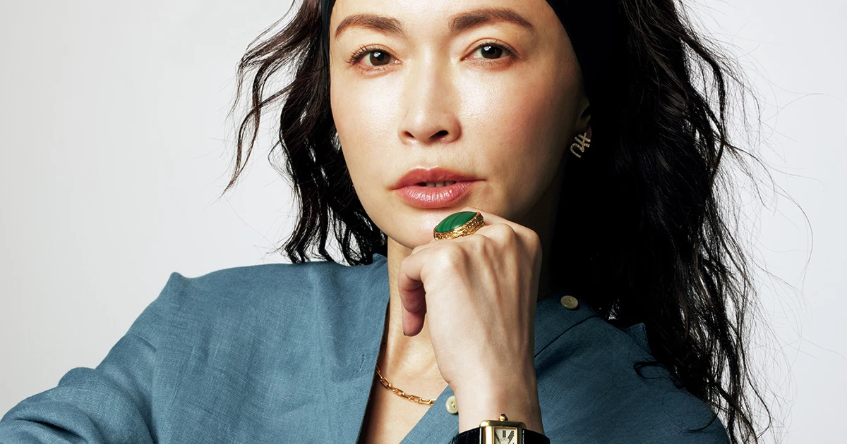 気持ちも印象も上げてくれる！長谷川京子さんの時計＆ジュエリー
